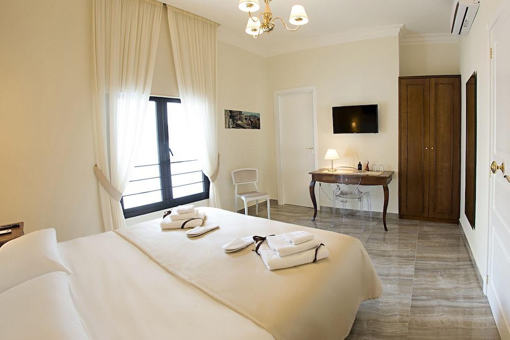 Neapolitantrips Hotel Napoli
